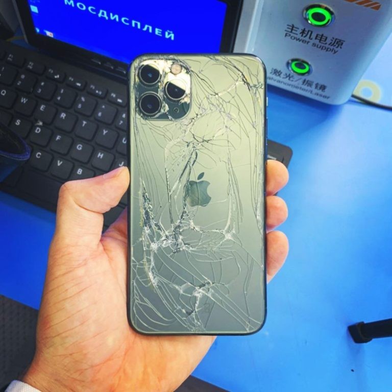 Разбито заднее стекло iPhone Pro
