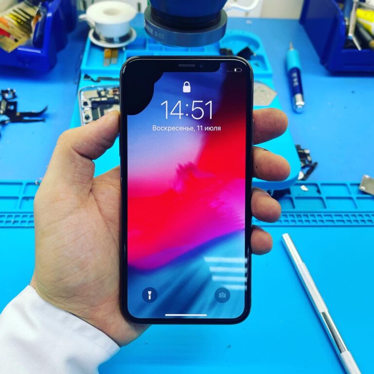 Чёрные пятна на экране iPhone